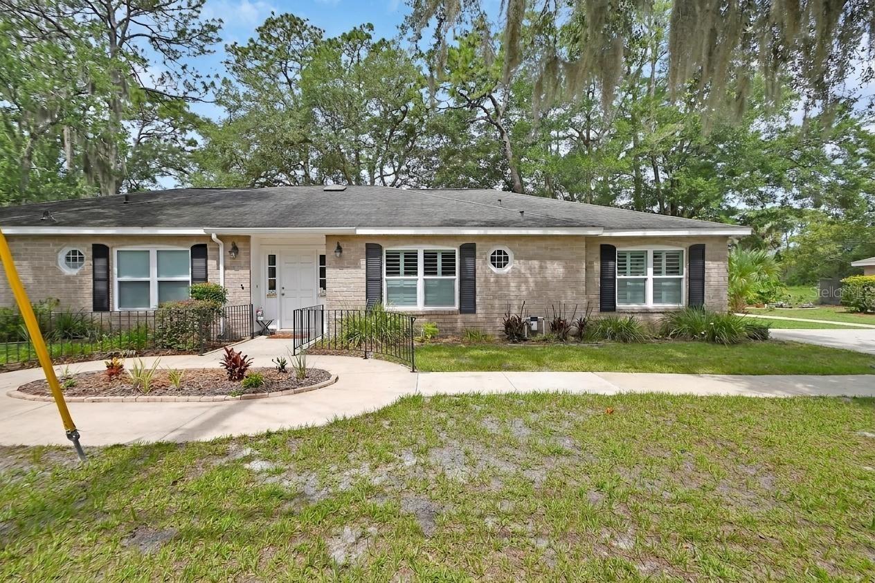 720 S Hill Ave. #8B, Deland, FL 32724