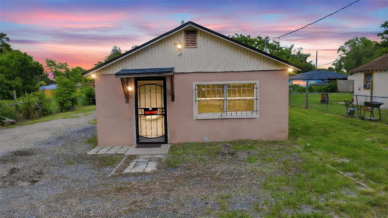 1215 S Delaware Ave., Deland, FL 32720