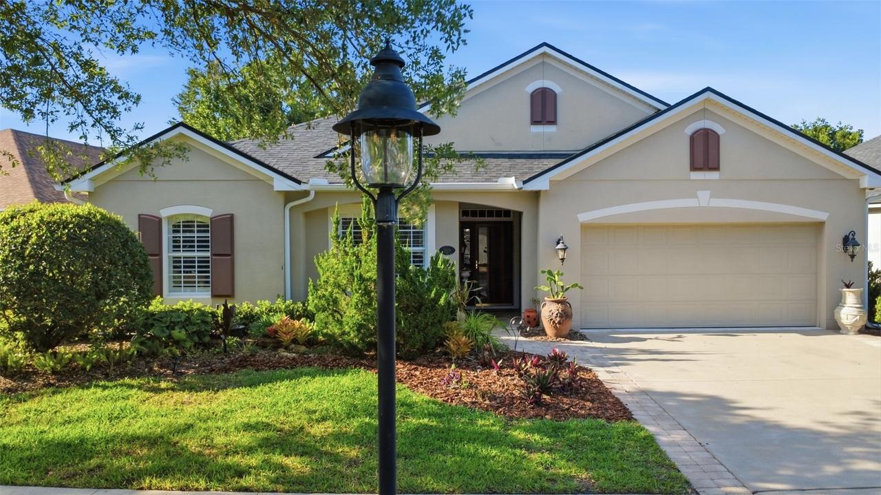1609 Victoria Gardens Dr., Deland, FL 32724