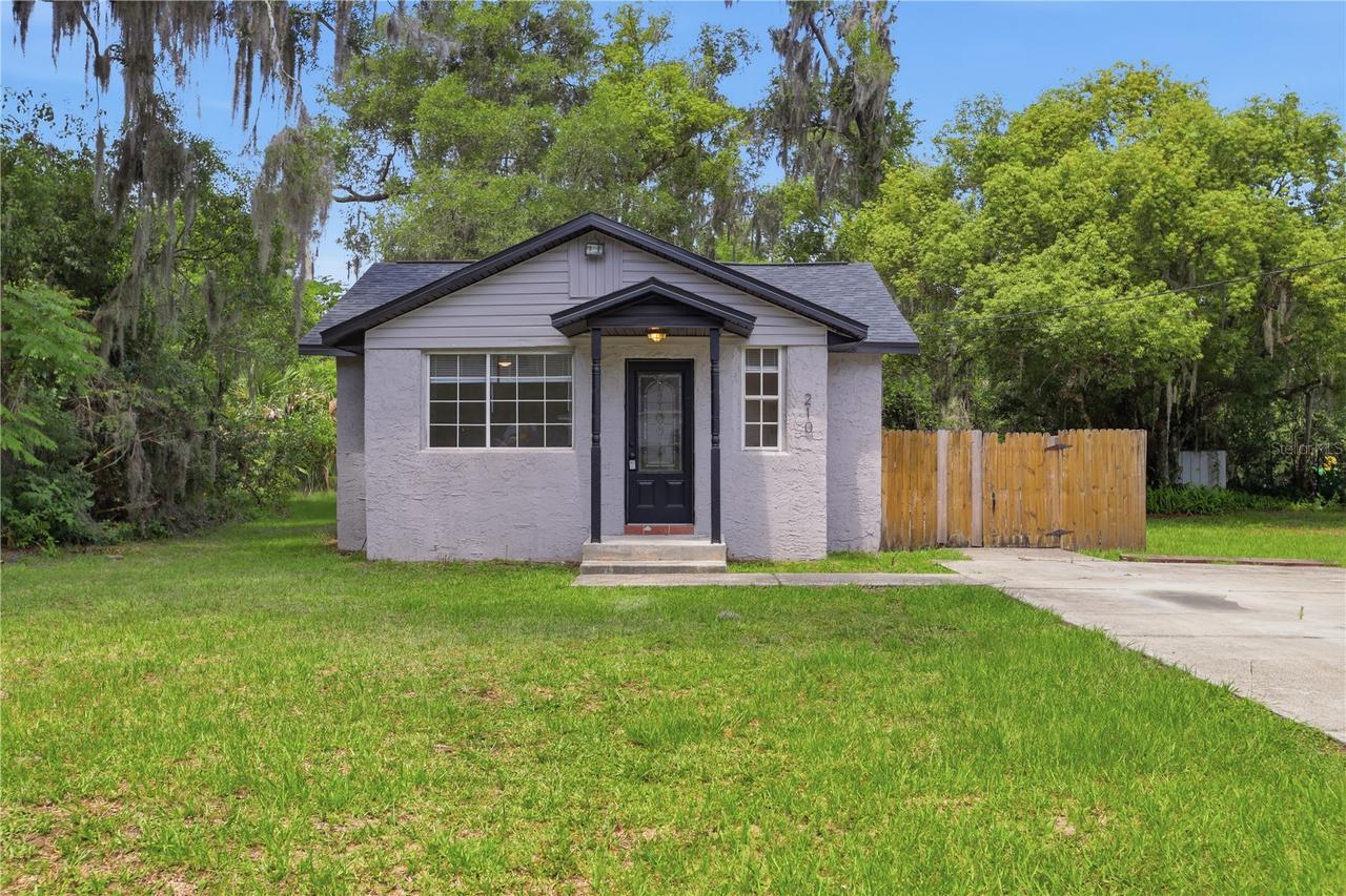 210 Winslow Ave., Deland, FL 32724