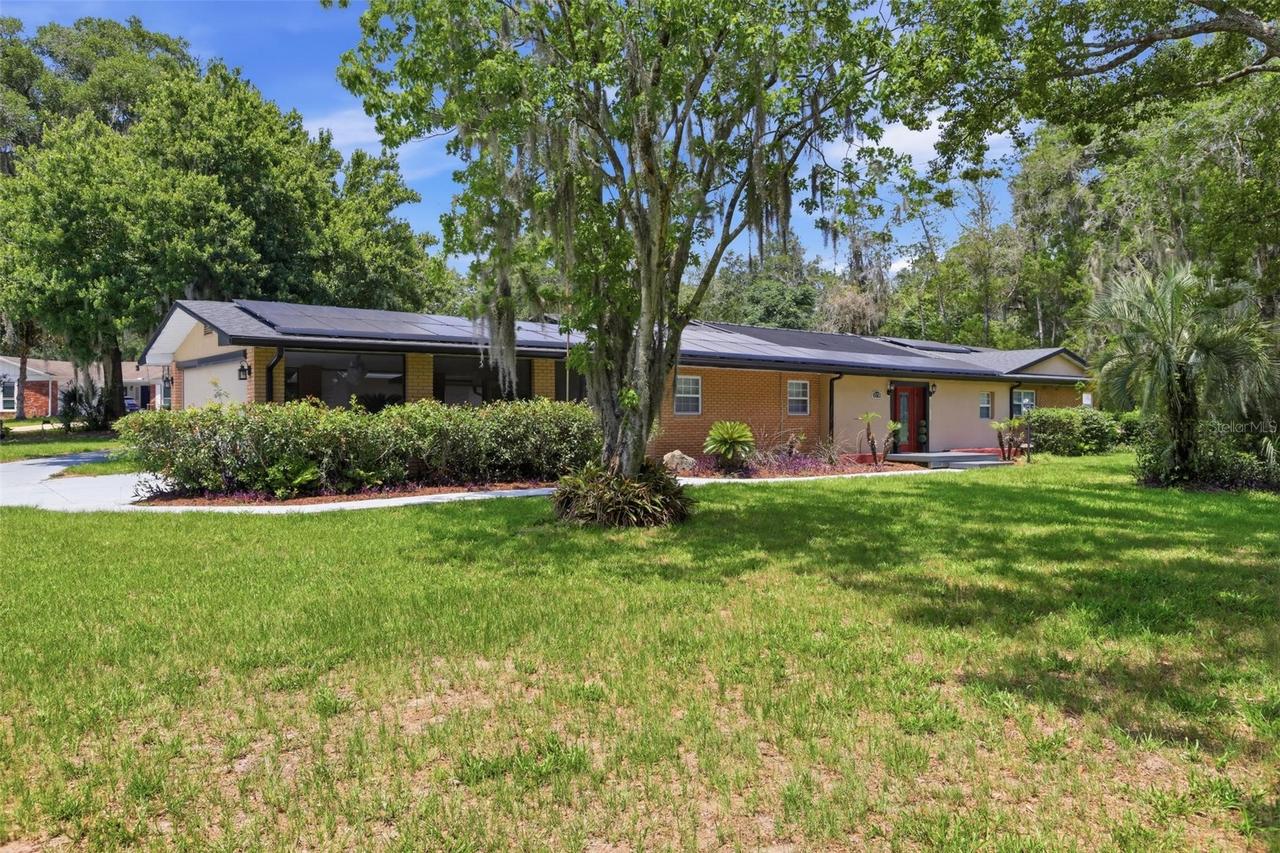 1570 Glenwood Rd., Deland, FL 32720
