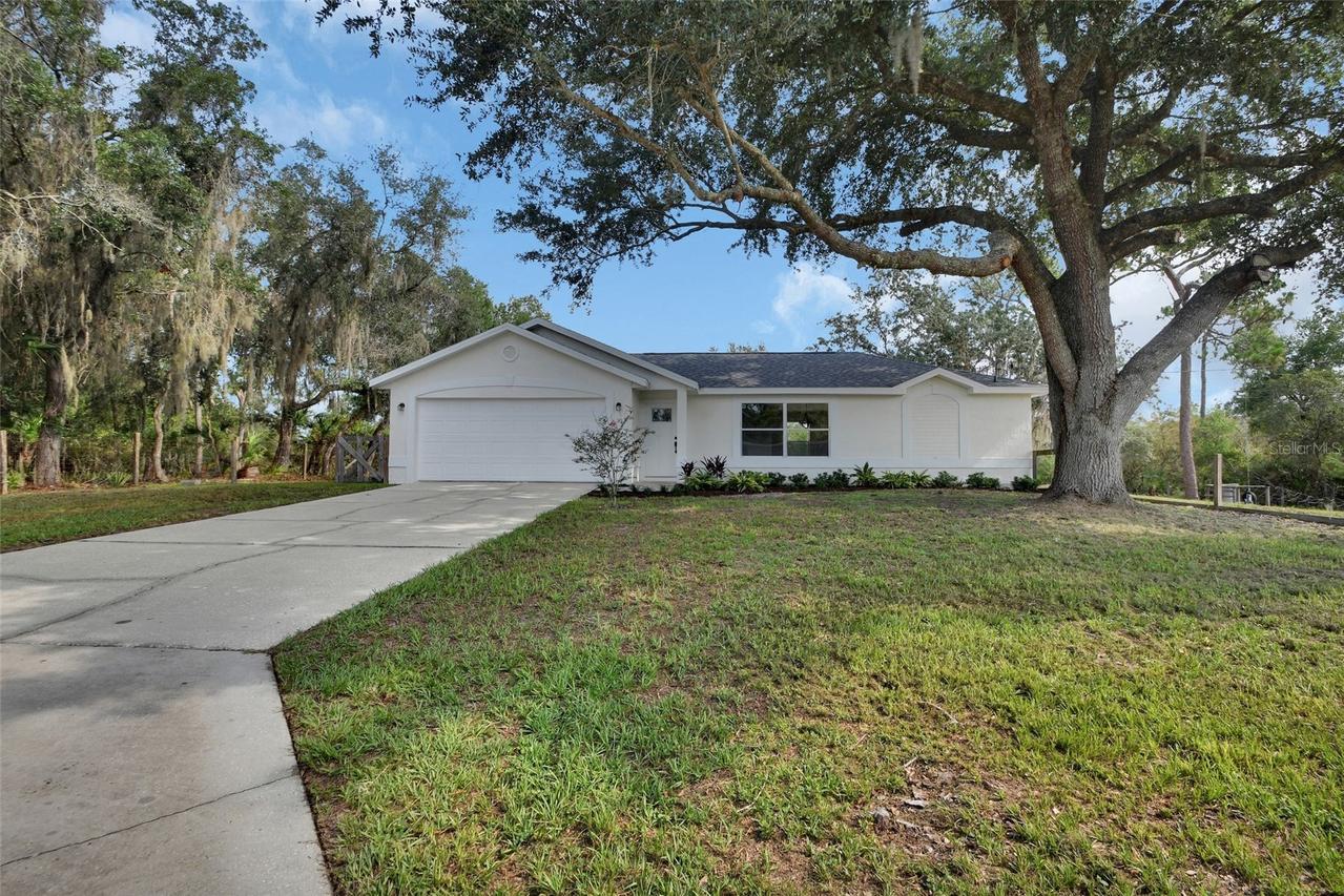 1251 Seminole Dr., De Leon Springs, FL 32130
