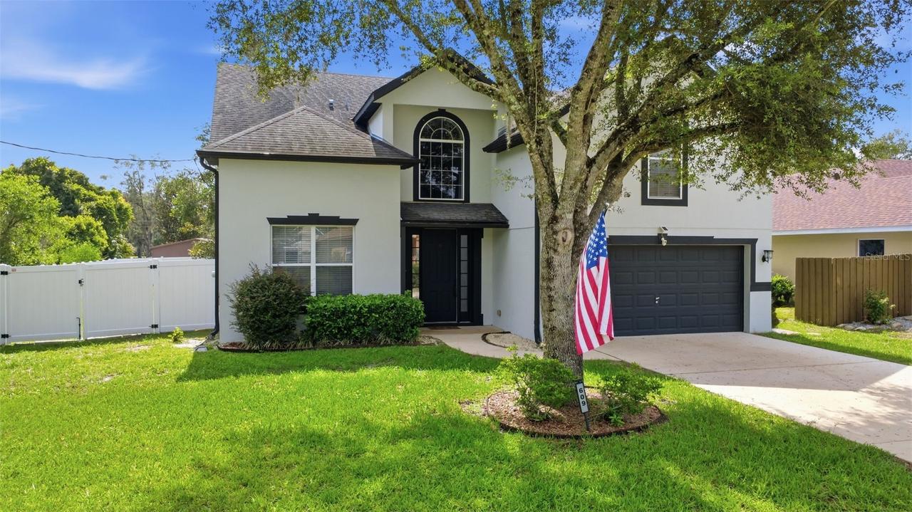 609 Rhodes Dr., Deland, FL 32720