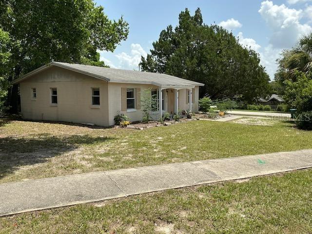 2942 Greynolds St., Deltona, FL 32738