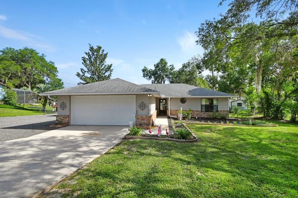 235 W Retta St., De Leon Springs, FL 32130