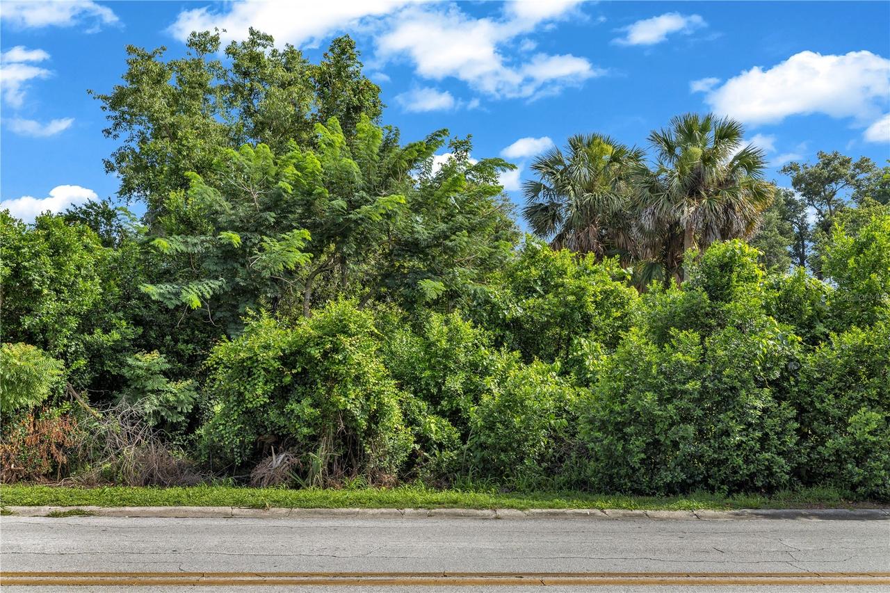 132 Colomba Rd., Debary, FL 32713