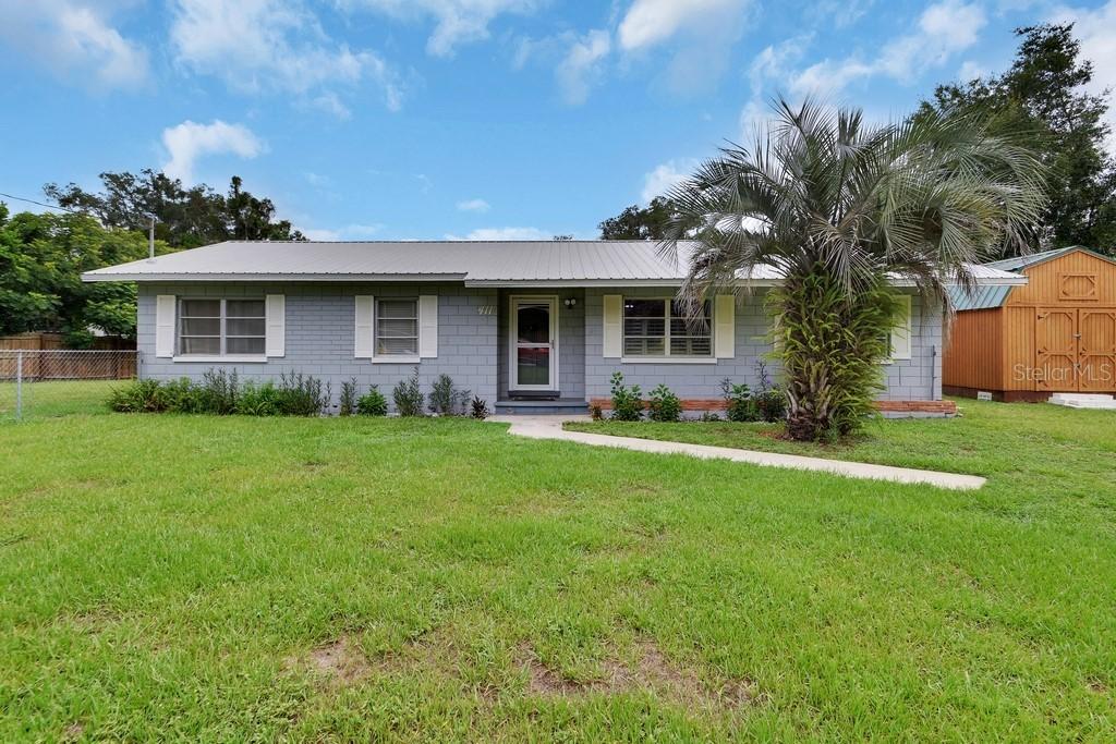 411 N Blue Lake Ter., Deland, FL 32724