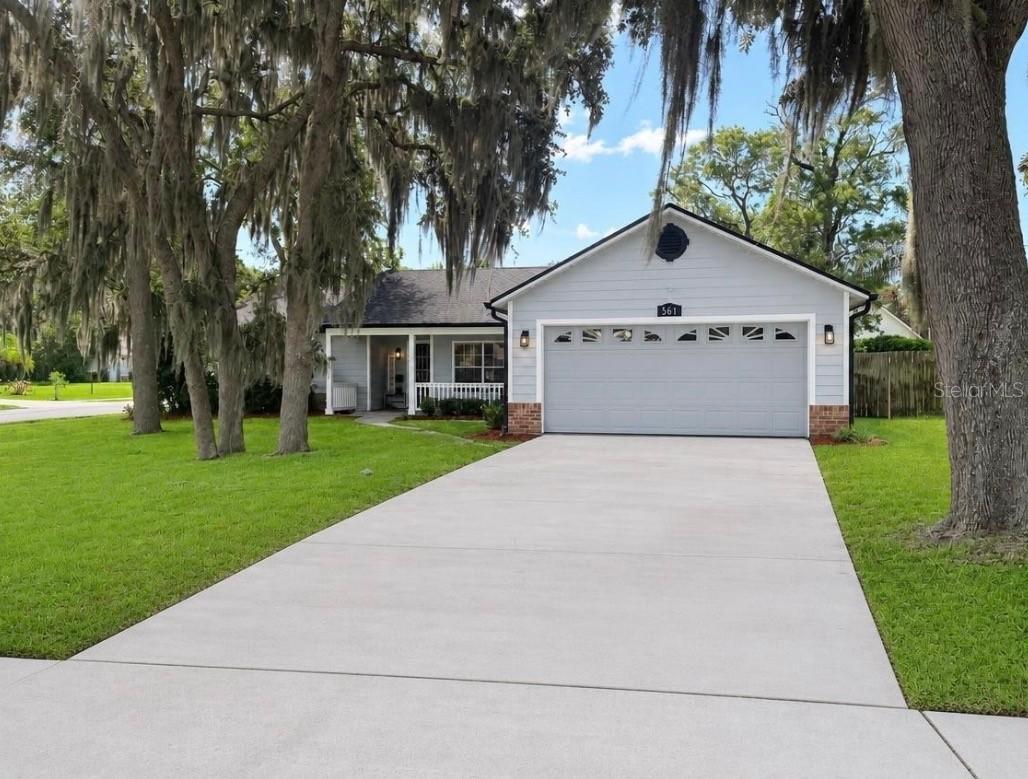 561 Astoria Dr., Deland, FL 32724