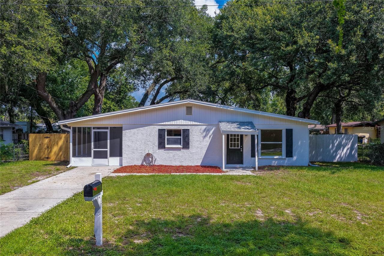 1220 Leon Ln., Daytona Beach, FL 32117
