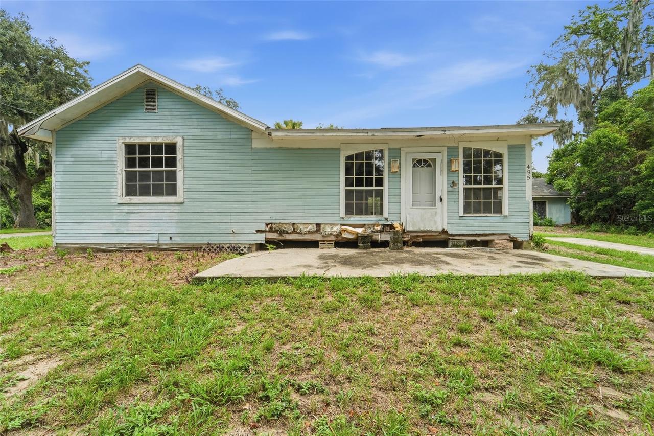 495 North St., De Leon Springs, FL 32130