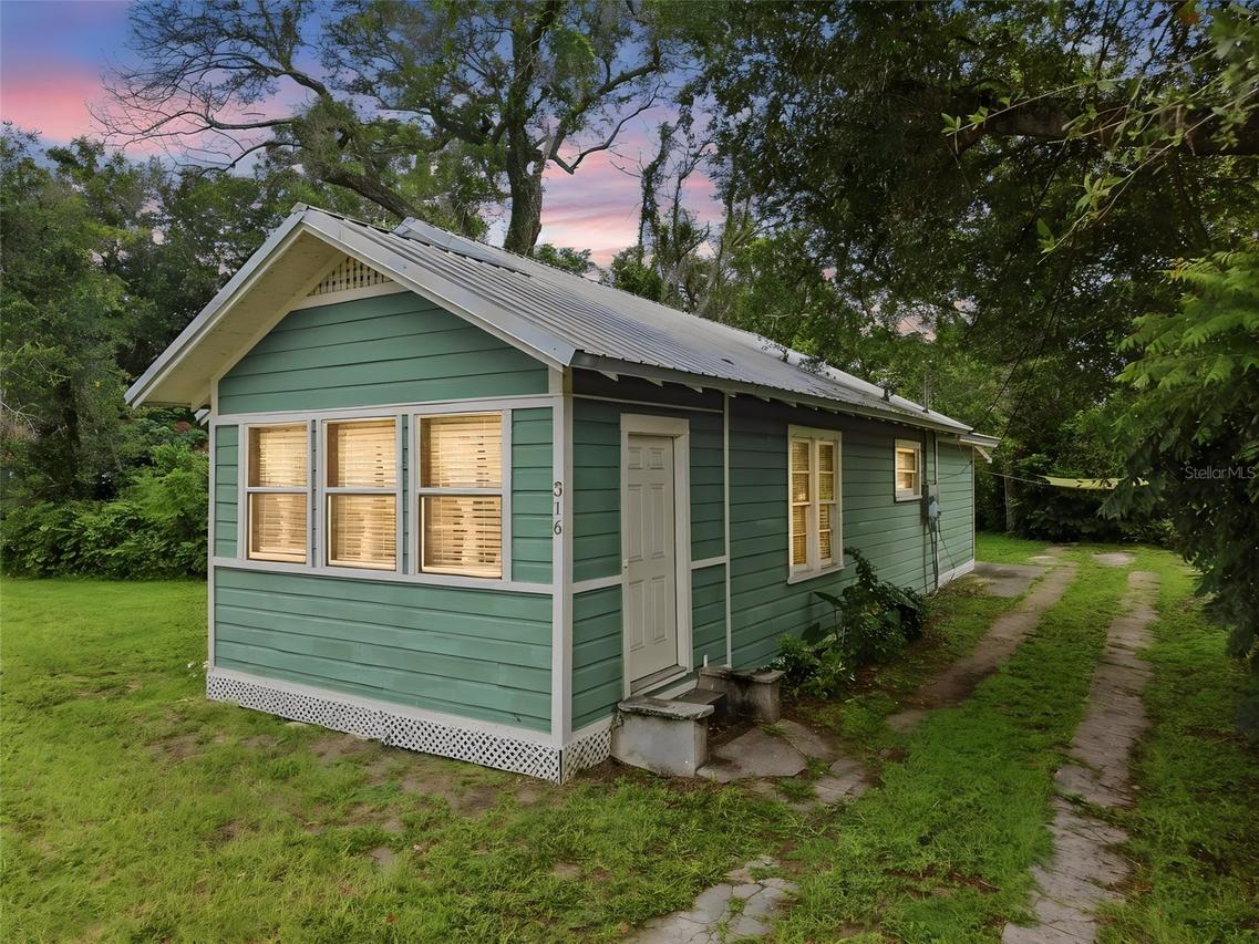 316 S Amelia Ave., Deland, FL 32724