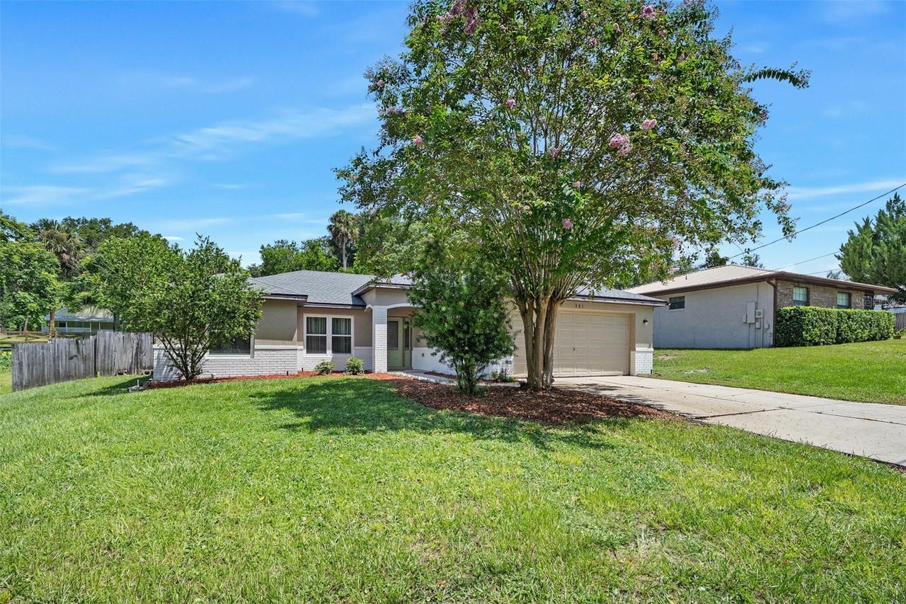981 Laurel Oaks Ln., Orange City, FL 32763
