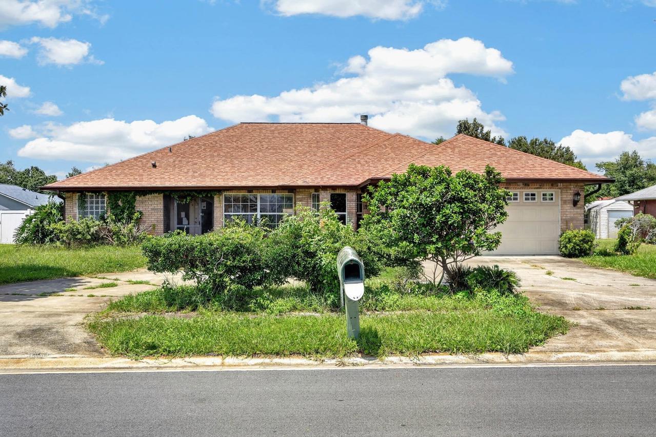 1624 Piccadilly Dr., Daytona Beach, FL 32117