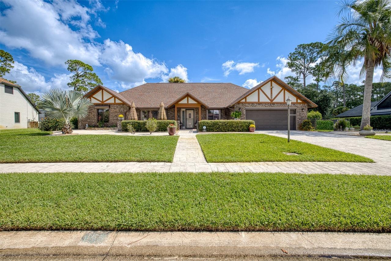 156 Point O Woods Dr., Daytona Beach, FL 32114