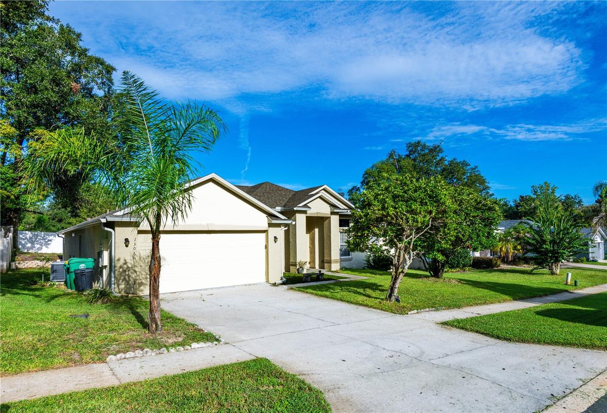 1306 Island Cove Dr., Deland, FL 32724