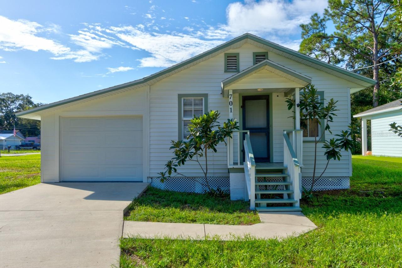 701 Flomich St., Holly Hill, FL 32117
