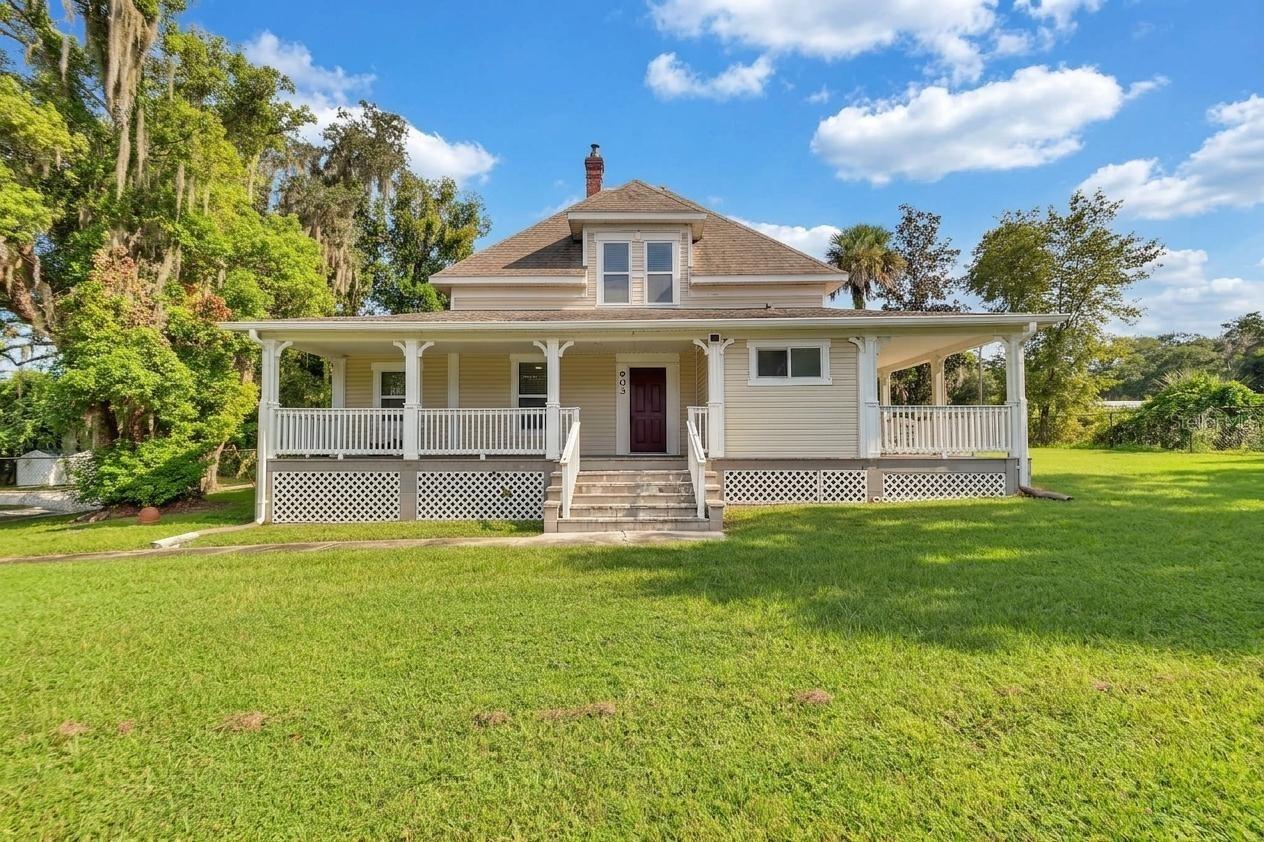 903 E New York Ave., Deland, FL 32724