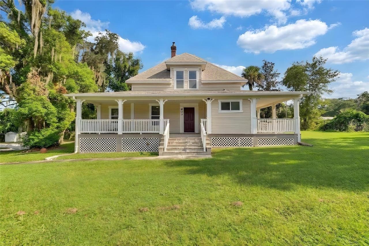 903 E New York Ave., Deland, FL 32724
