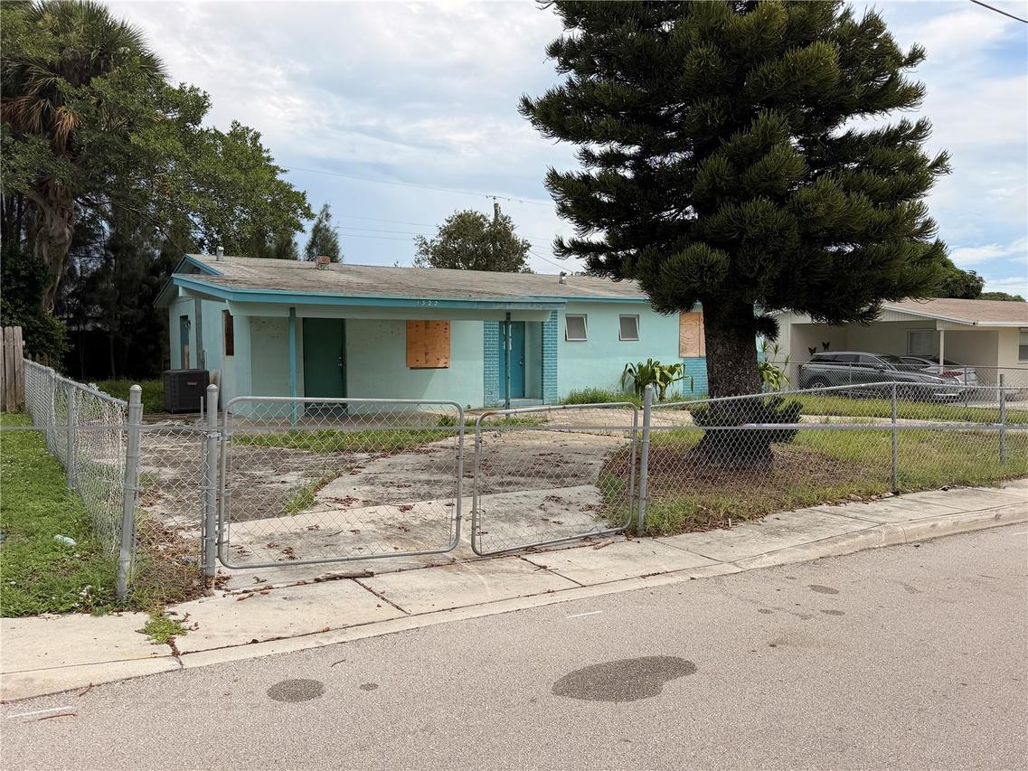 1322 W 26th St., Riviera Beach, FL 33404