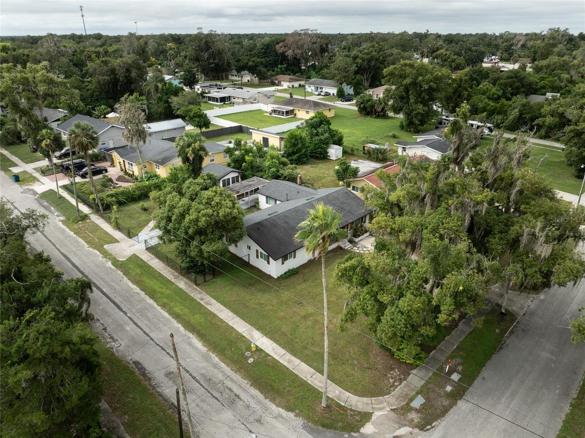 1004 N Camphor Ln., Deland, FL 32720