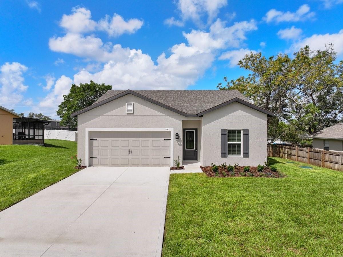 850 Glasgow Ave., Deltona, FL 32738