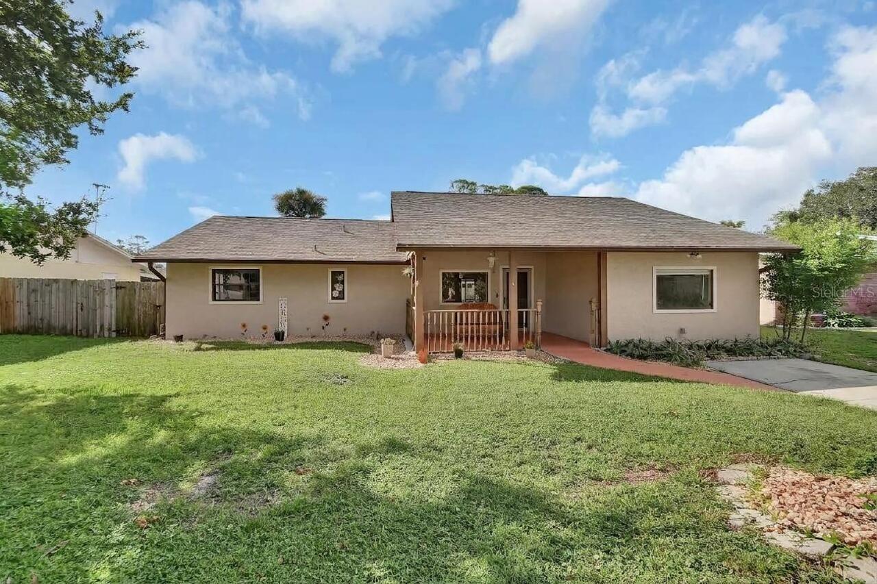 583 Cambridge Cir., South Daytona, FL 32119