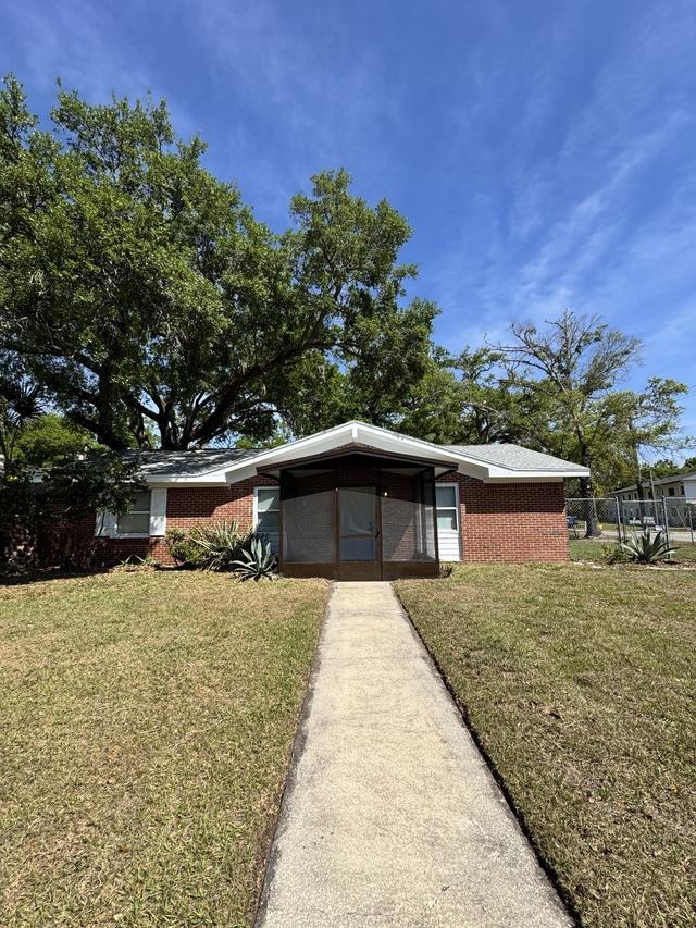 818 E Airport Blvd., Sanford, FL 32773