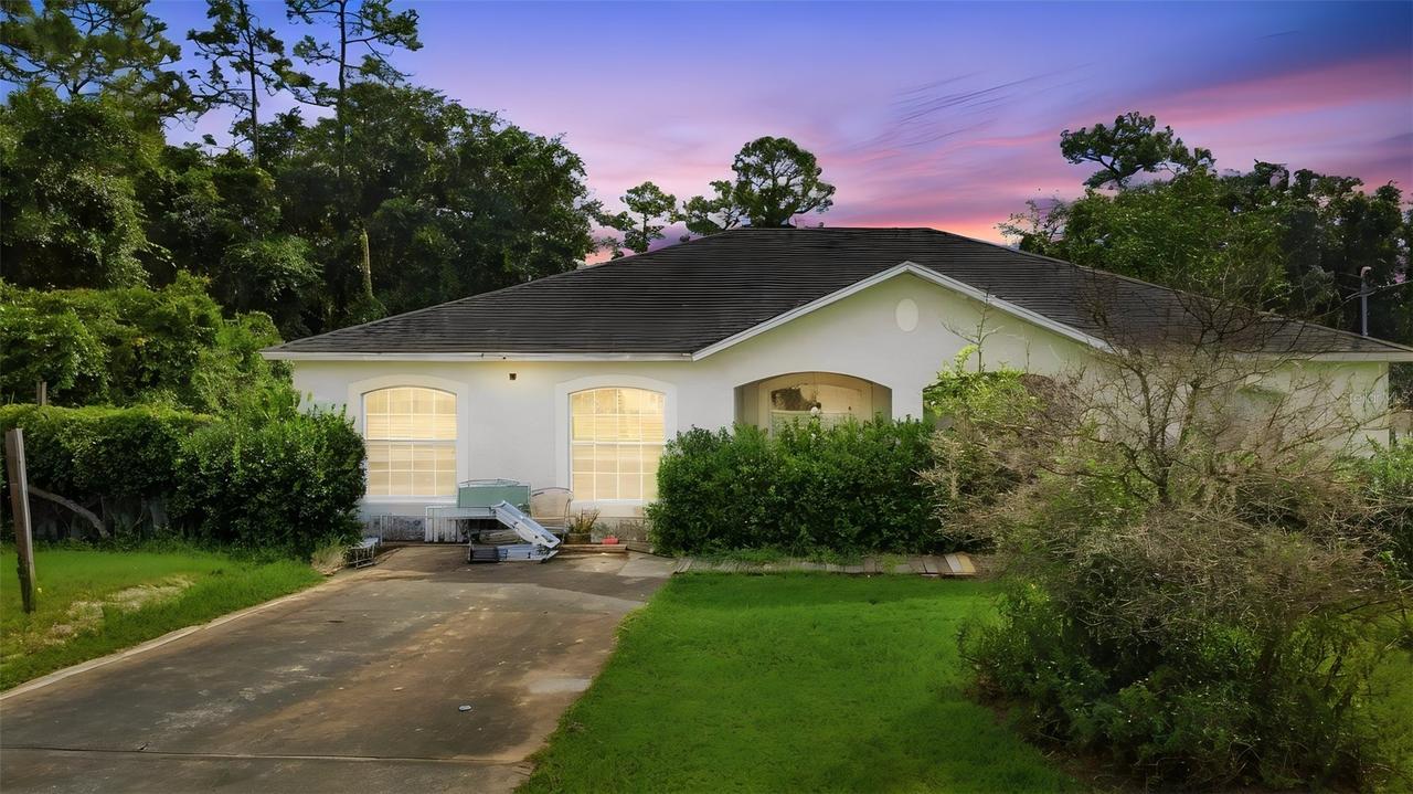 1045 8th Ave., Deland, FL 32724