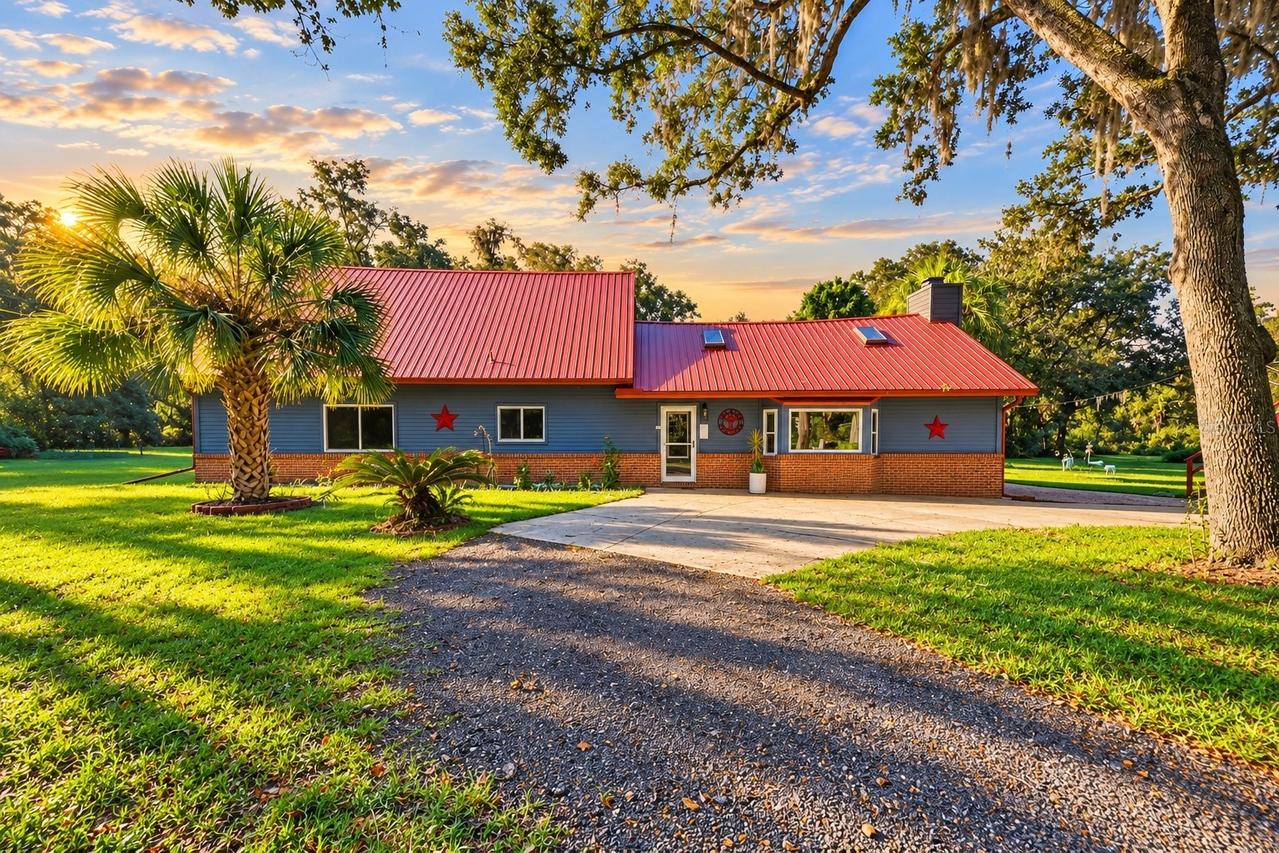 2290 Mud Lake Rd., De Leon Springs, FL 32130
