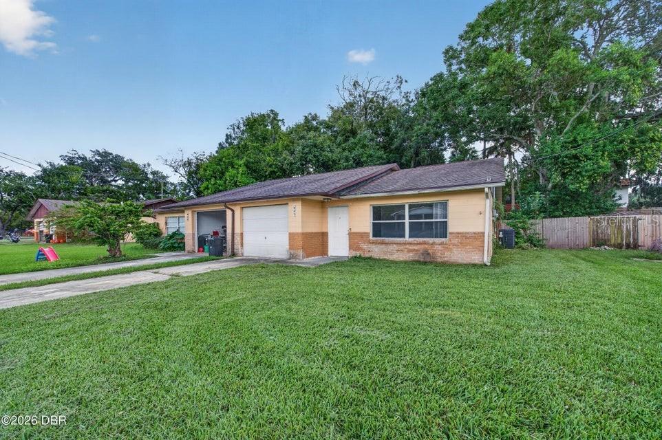 907 Boulder Dr., South Daytona, FL 32119