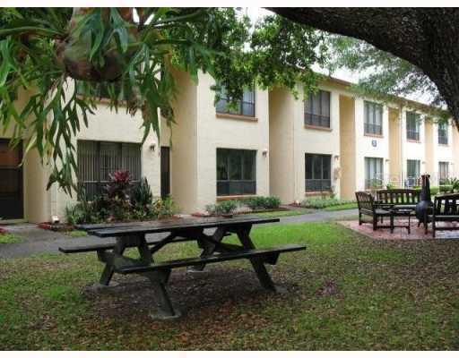 1901 Brinson Rd. #N-3, Lutz, FL 33558