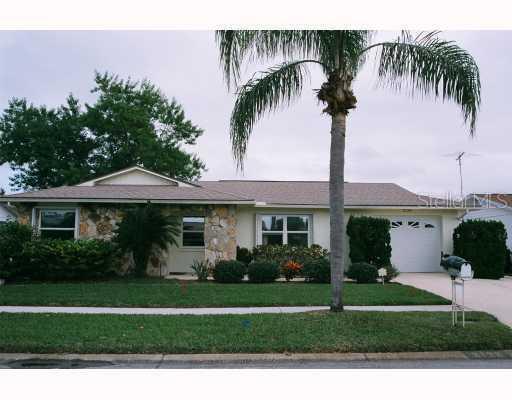 2138 Harrison Dr., Holiday, FL 34691