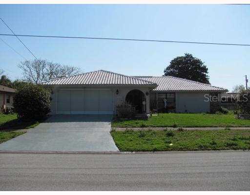 16104 Surrey Dr., Hudson, FL 34667