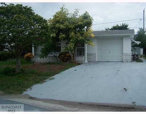 2415 Roselawn Dr., Holiday, FL 34691