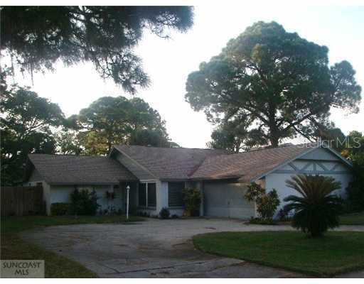 823 Riverside Dr., Tarpon Springs, FL 34689