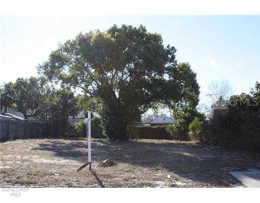 W Spruce St., Tarpon Springs, FL 34689