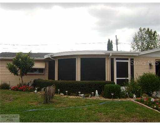 2203 Maureen Dr., Holiday, FL 34690