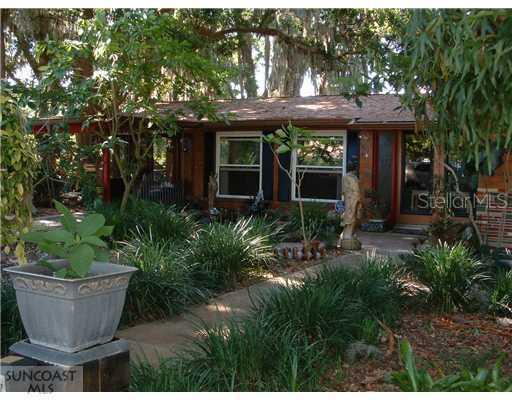 716 Crystal Lake Rd., Lutz, FL 33548