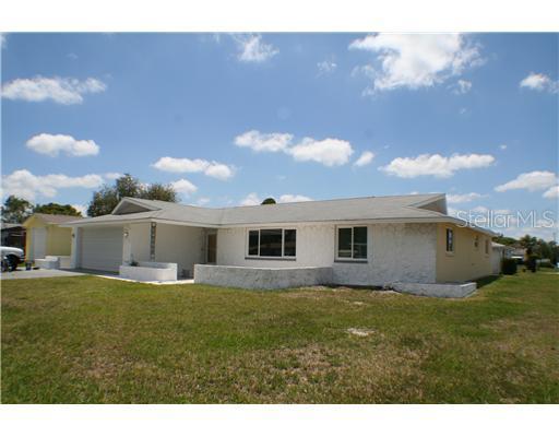 5220 Eagle Dr., Holiday, FL 34690