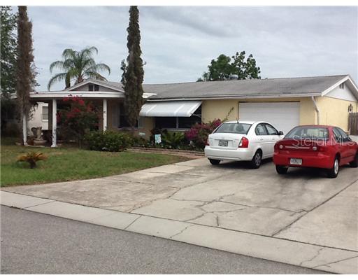 3453 Hoover Dr., Holiday, FL 34691