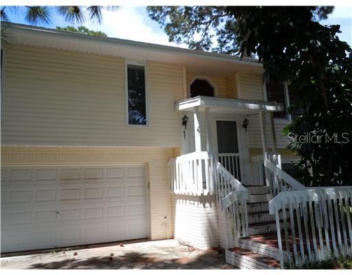 821 Riverside Dr., Tarpon Springs, FL 34689