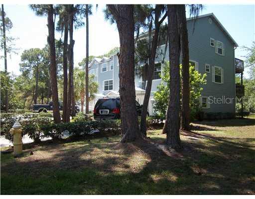 530 Ryans Woods Ln., Palm Harbor, FL 34683