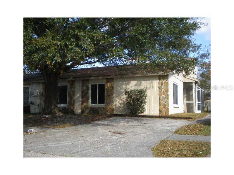 1208 Mohrlake Dr., Brandon, FL 33511