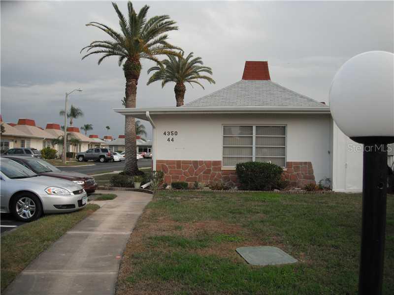 4350 Tahitian Gardens Cir. #E, Holiday, FL 34691