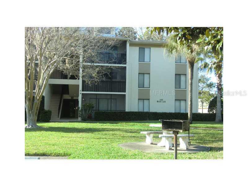 3161 Lake Pine Way #H1, Tarpon Springs, FL 34688