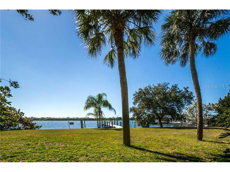 1366 Riverside Ave., Tarpon Springs, FL 34689