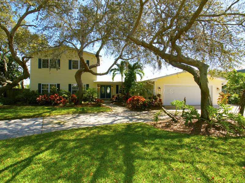 776 Chesapeake Dr., Tarpon Springs, FL 34689