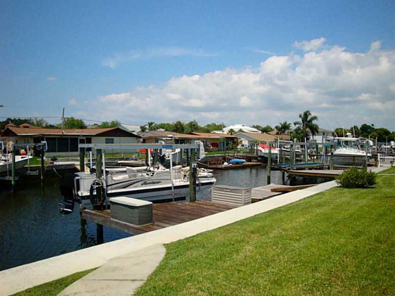 7427 Mako Dr., Hudson, FL 34667