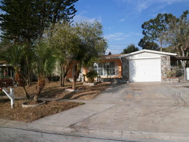 2144 Erin Dr., Holiday, FL 34690