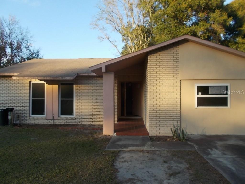1102 Park St., Seffner, FL 33584
